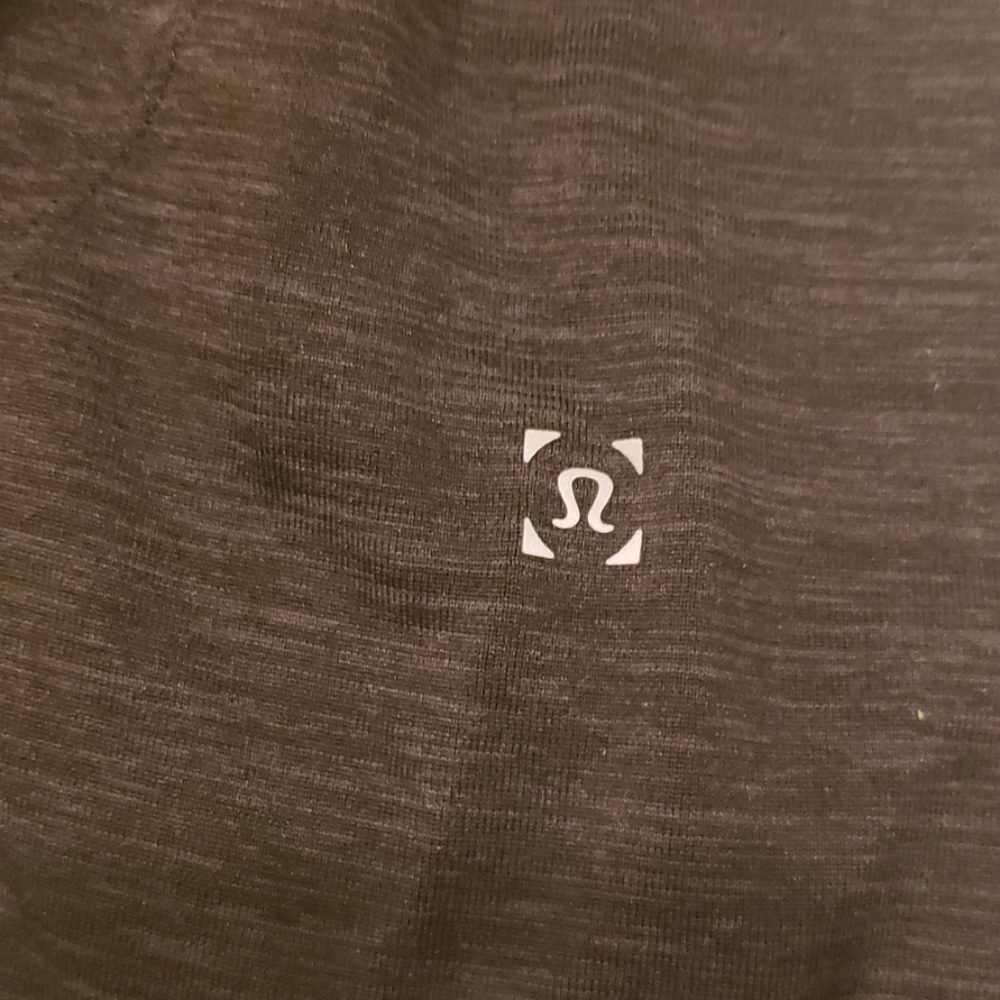 Lululemon metal vent - Picture 2 of 2